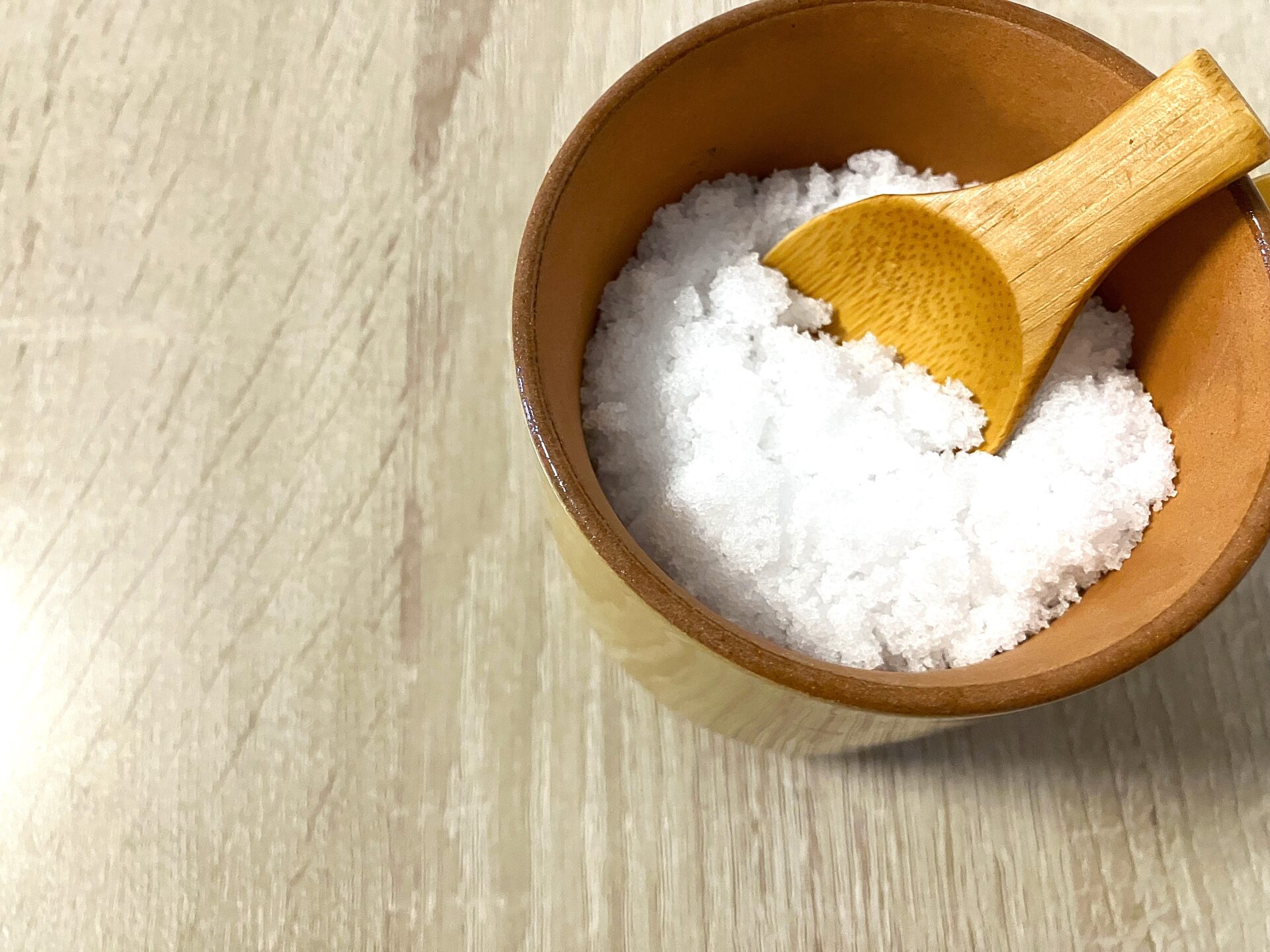 デッドシーソルトは敏感肌の人におすすめ？死海の塩の効果・使用法